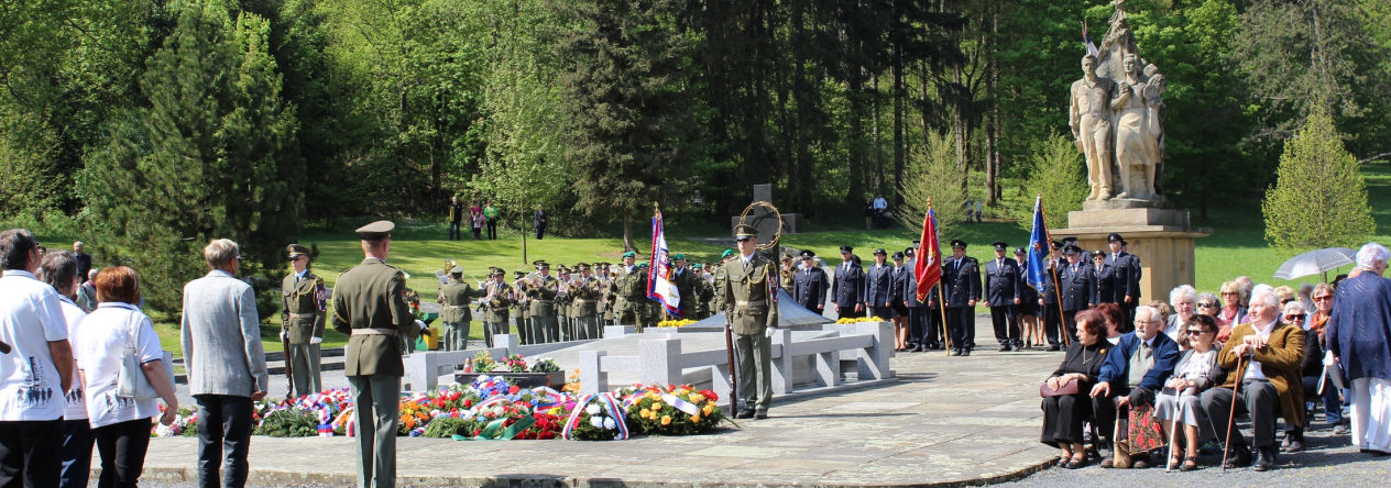 vzpominkovy_akt_u_prilezitosti_73._vyroci_javoricske_tragedie_2.jpg