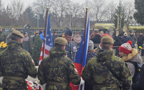 společné setkání na troubeckém hřbitově