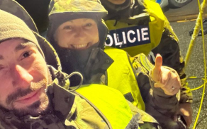 Ve společné hlídce máme policejní vesty