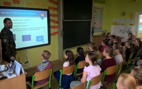 Přednáška z tématiky Příprava občanů k obraně státu pro žáky 4. a 5. tříd ZŠ Heyrovského Olomouc.
